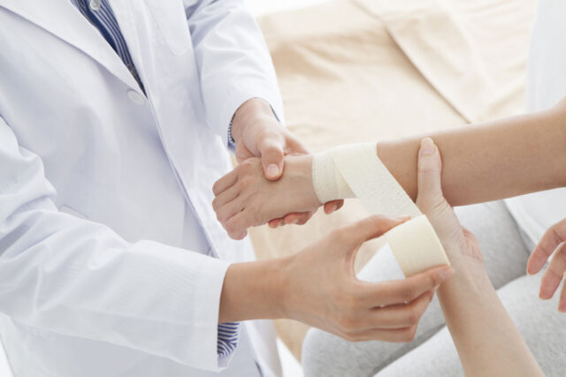 腱鞘炎に効果的なストレッチとは？手首や指の辛い痛みを予防・改善する方法